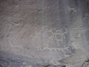 chaco canyon,petroglyphs