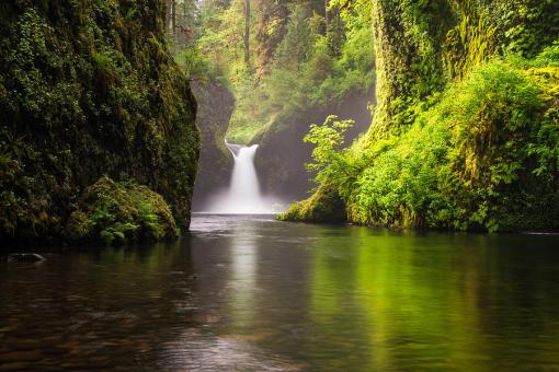 Eagle Creek Punchbowl Falls
